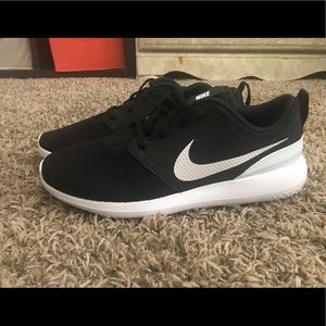 Nike Roché golf shoes
